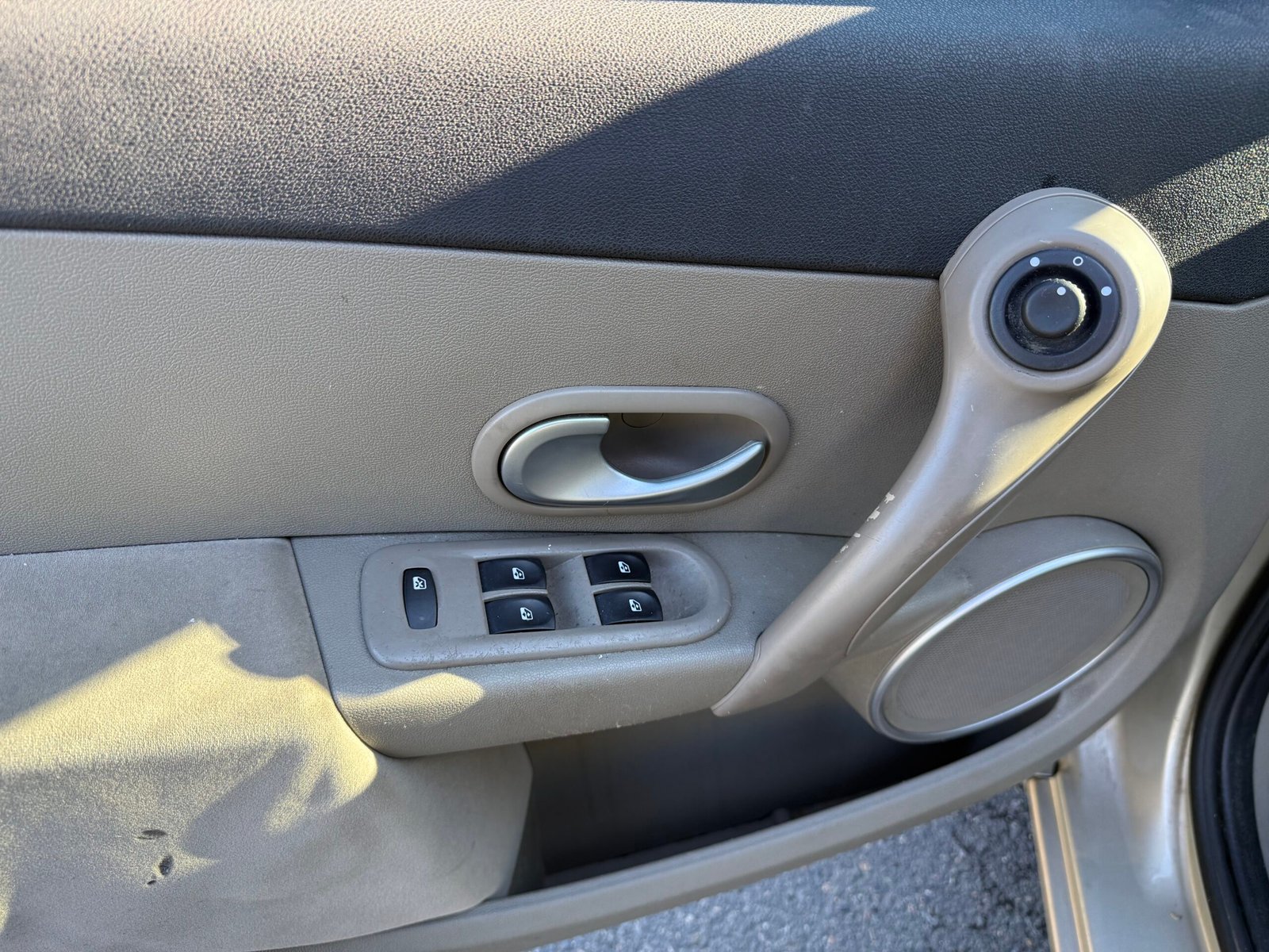 RENAULT Clio III 1.4 i 98cv finition « Privilège »