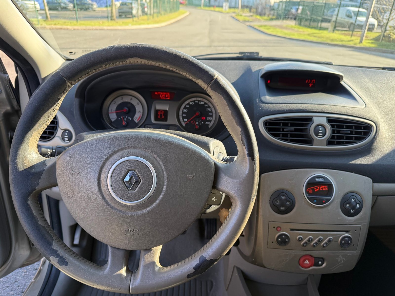 RENAULT Clio III 1.4 i 98cv finition « Privilège »