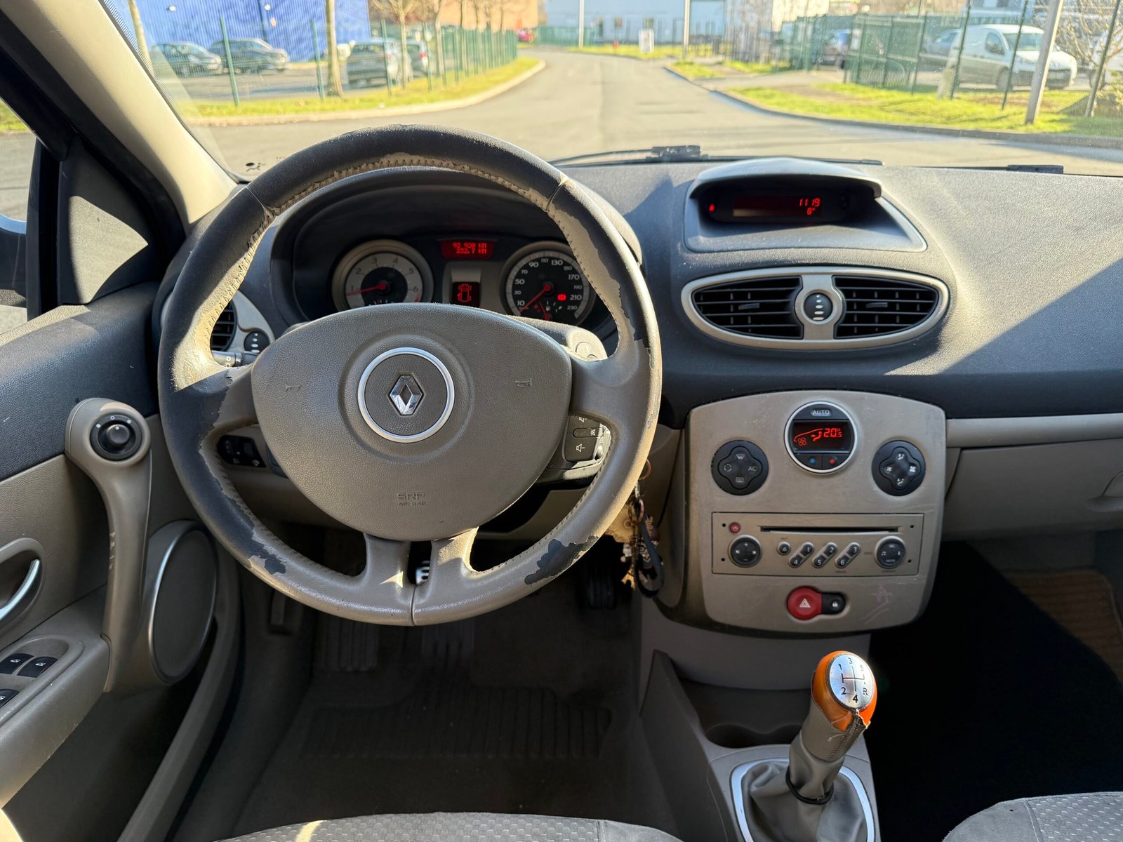 RENAULT Clio III 1.4 i 98cv finition « Privilège »
