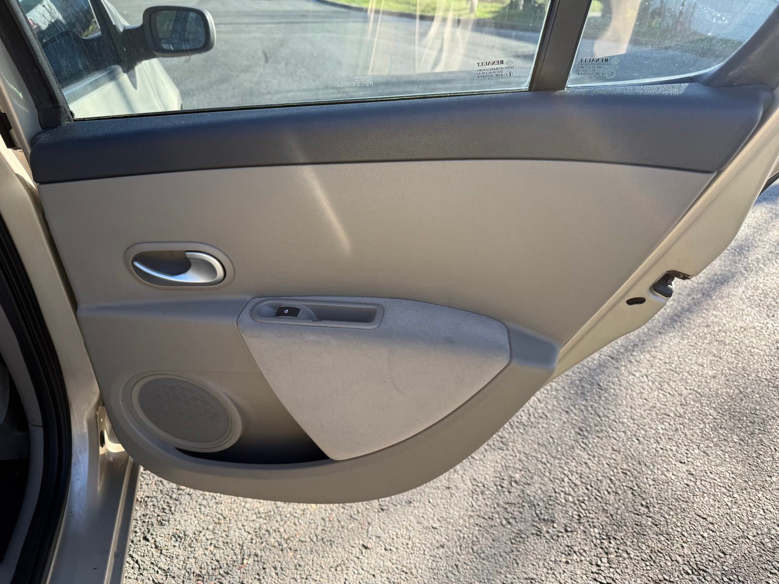 RENAULT Clio III 1.4 i 98cv finition « Privilège »