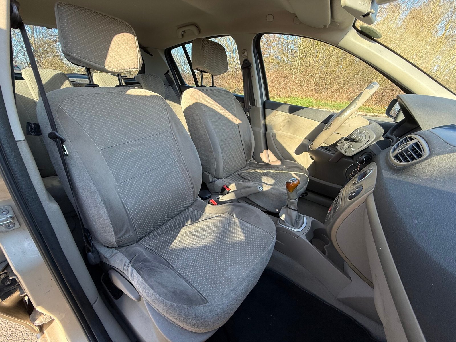 RENAULT Clio III 1.4 i 98cv finition « Privilège »