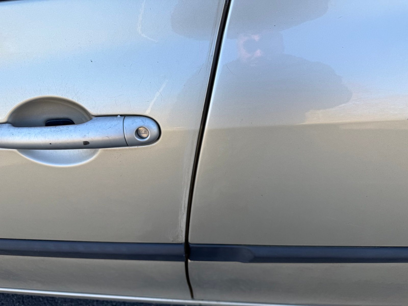 RENAULT Clio III 1.4 i 98cv finition « Privilège »