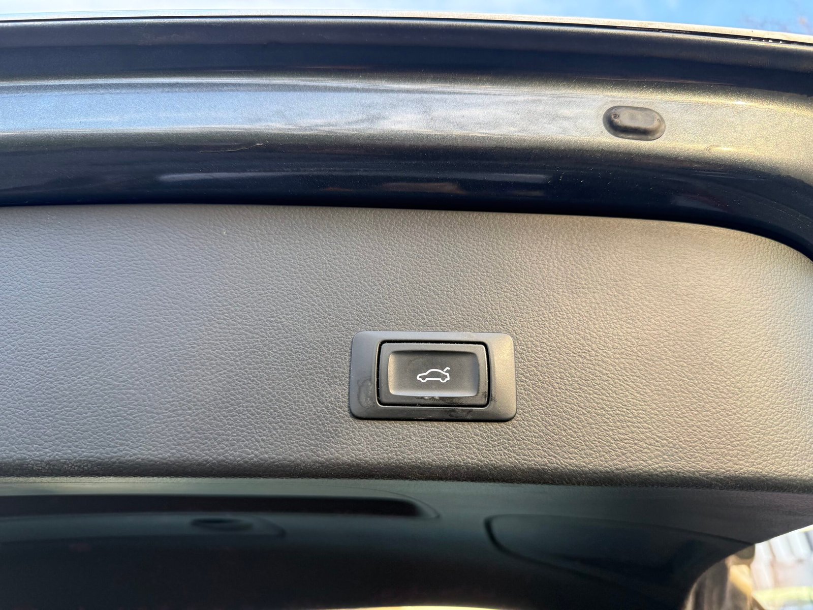 AUDI A6 Série 4 Phase 2 Avant Quattro 3.0 TDI S-Tronic7 272 ch finition « ambition luxe »