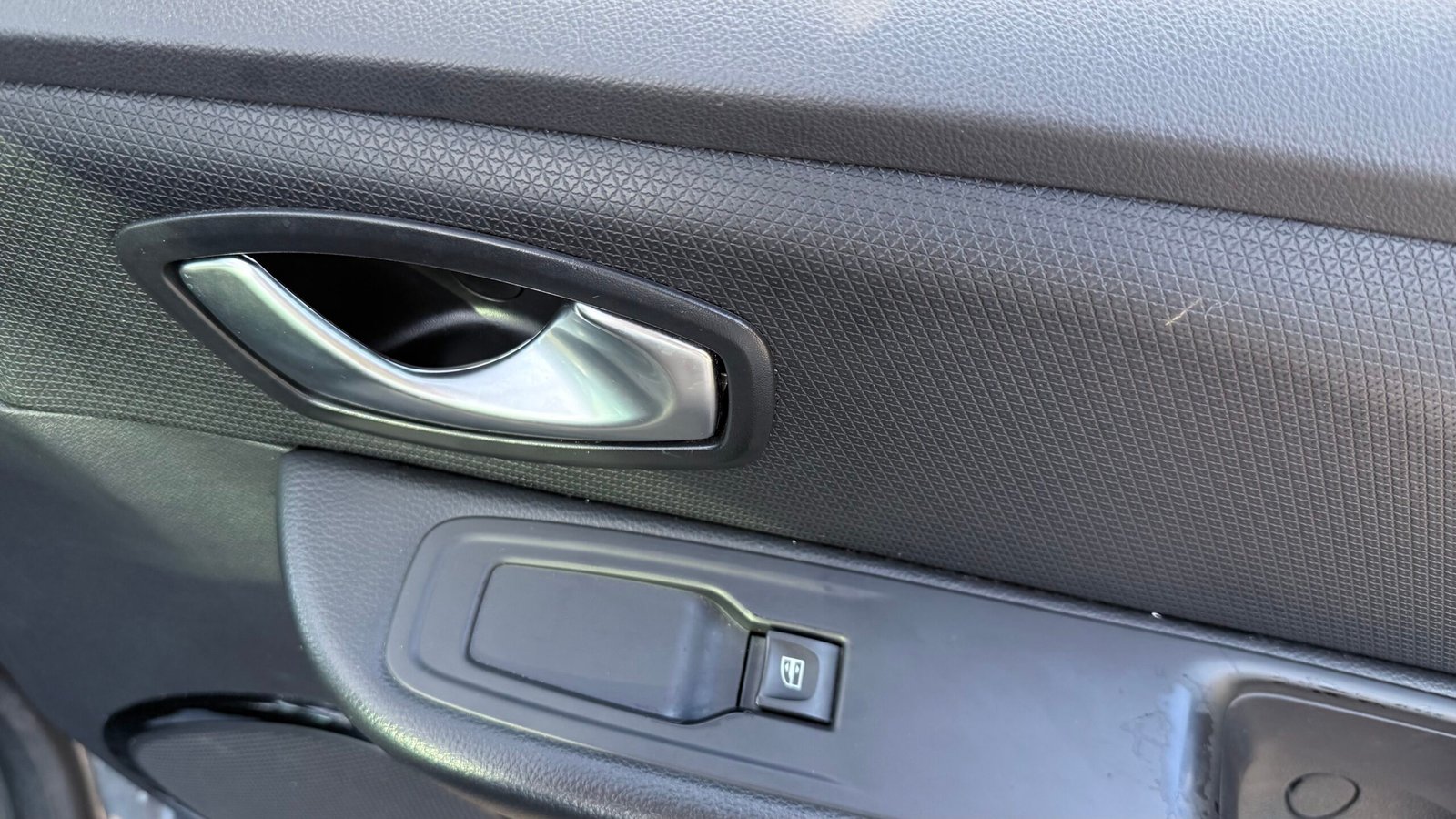 Renault Clio IV 1.2 TCE 120 boîte auto Intens