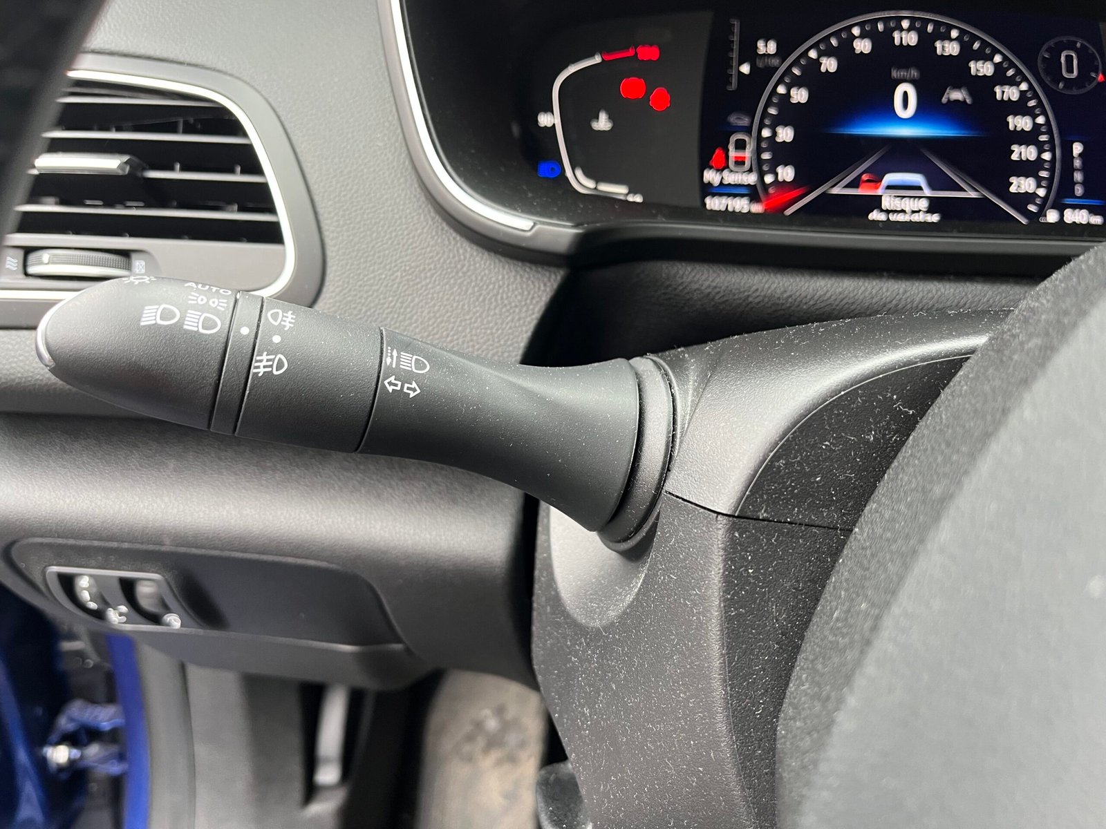 RENAULT Mégane IV Phase 2 Hatchback 1.5 Blue dCi EDC7 115 cv Boîte auto Techno