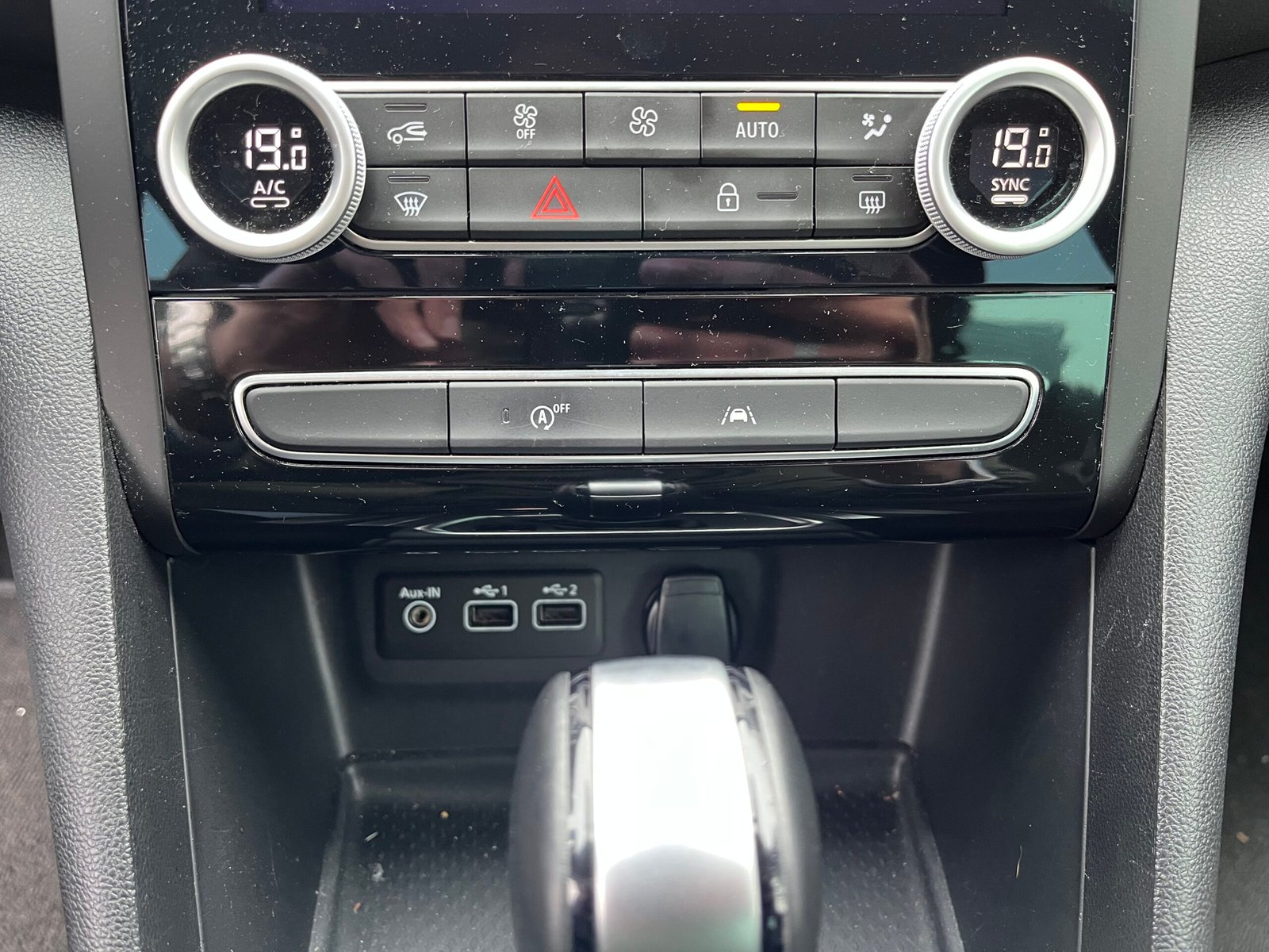 RENAULT Mégane IV Phase 2 Hatchback 1.5 Blue dCi EDC7 115 cv Boîte auto Techno