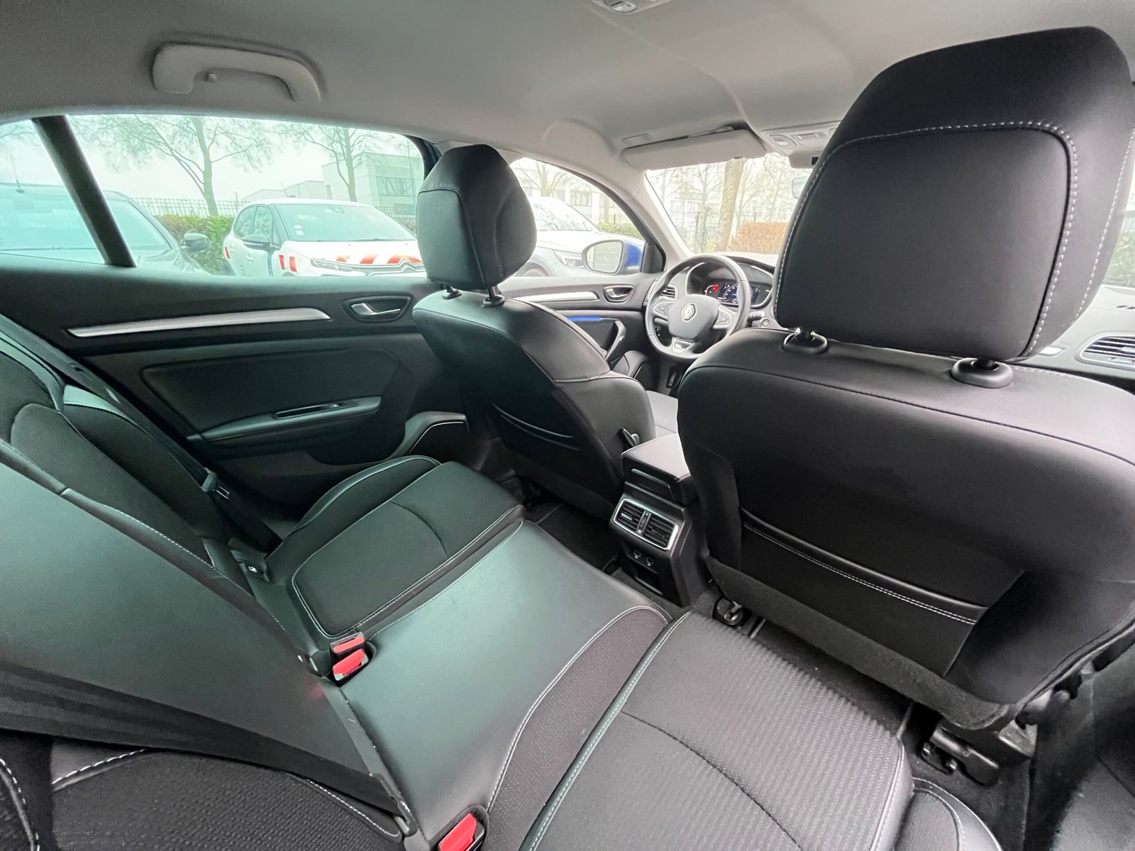 RENAULT Mégane IV Phase 2 Hatchback 1.5 Blue dCi EDC7 115 cv Boîte auto Techno