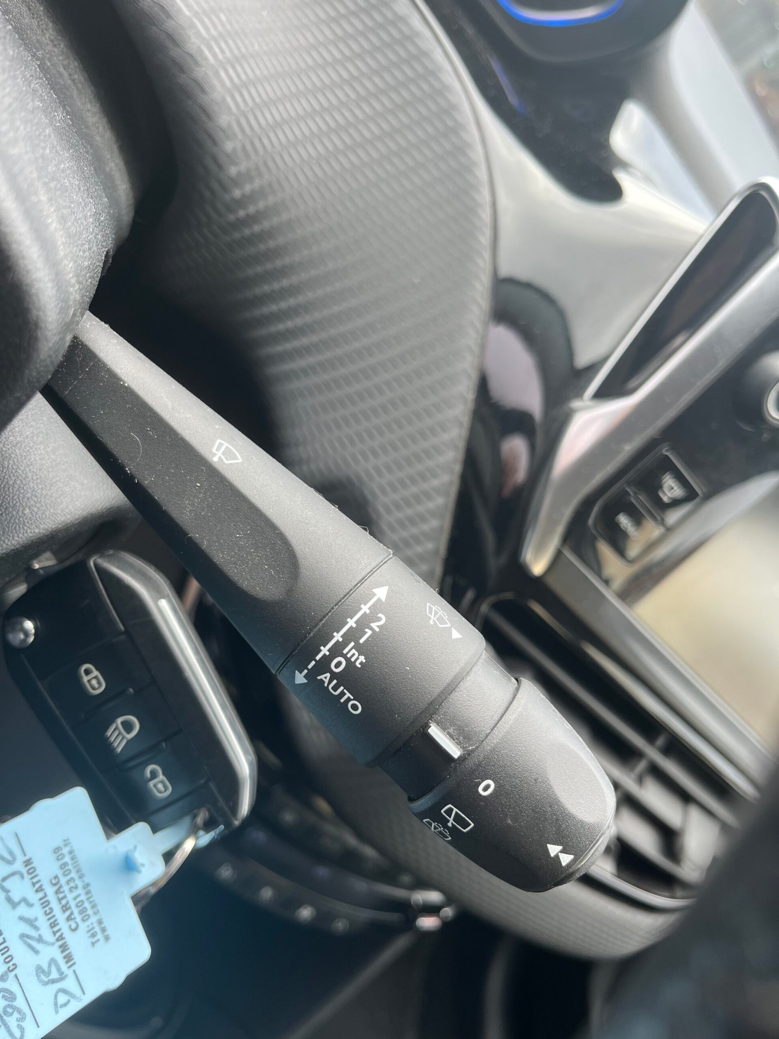 Peugeot 2008 1,6 Vti (chaîne de distribution) 120ch ALLURE