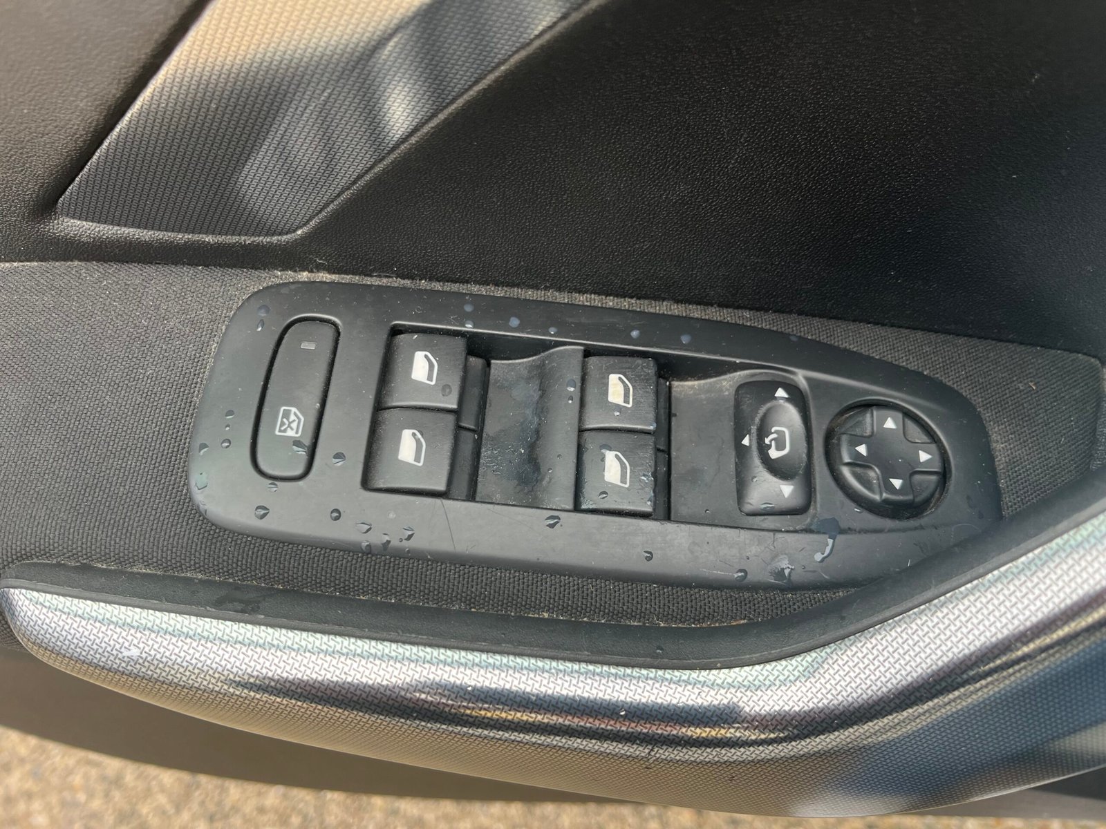 Peugeot 2008 1,6 Vti (chaîne de distribution) 120ch ALLURE