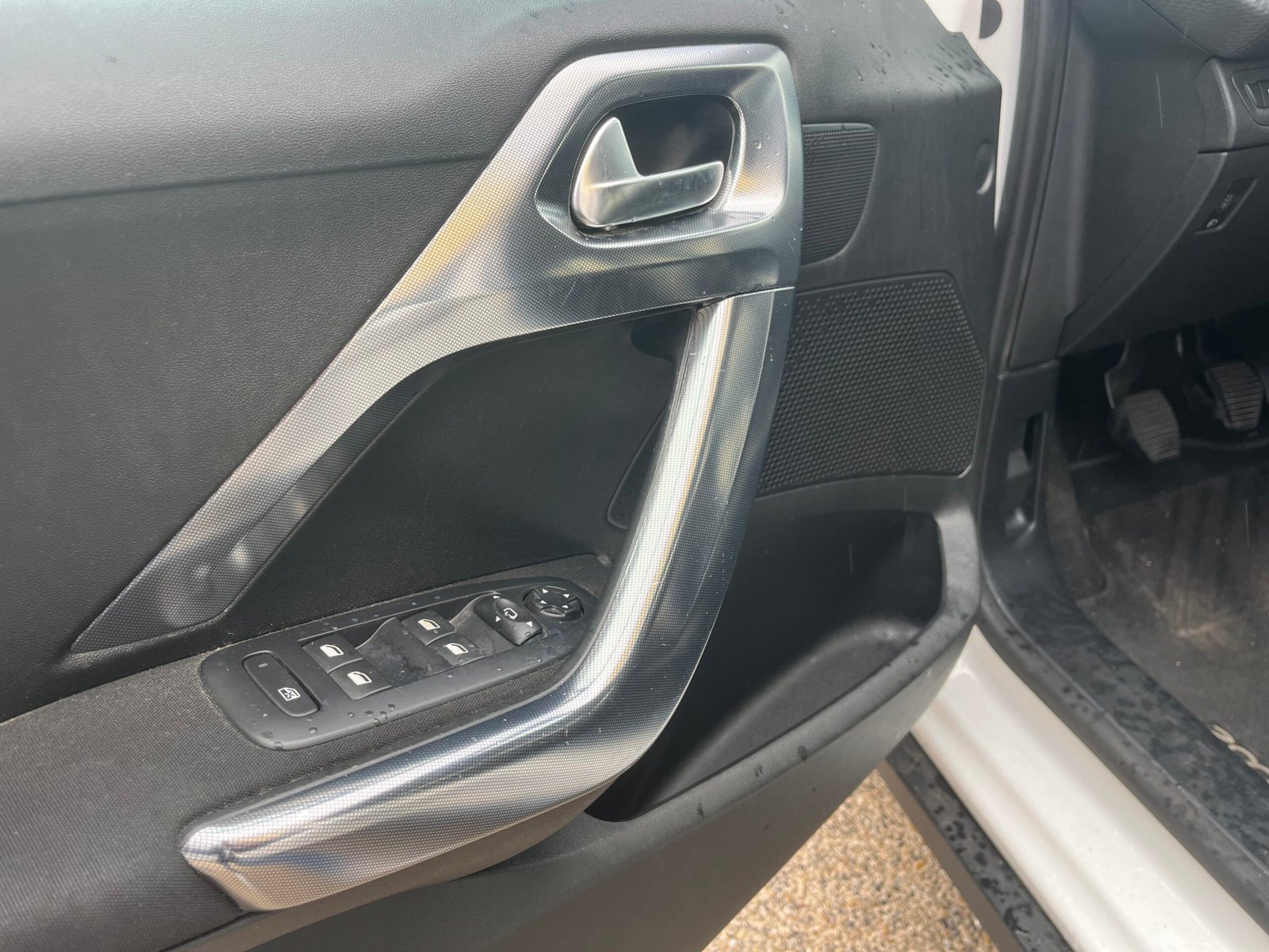 Peugeot 2008 1,6 Vti (chaîne de distribution) 120ch ALLURE