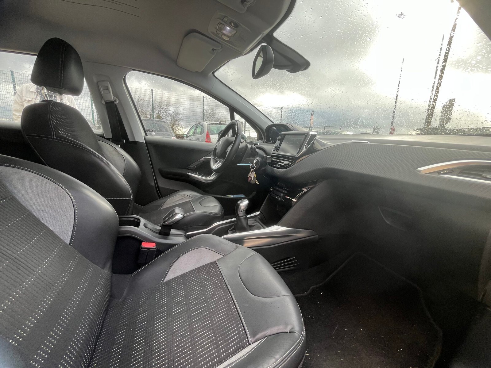 Peugeot 2008 1,6 Vti (chaîne de distribution) 120ch ALLURE