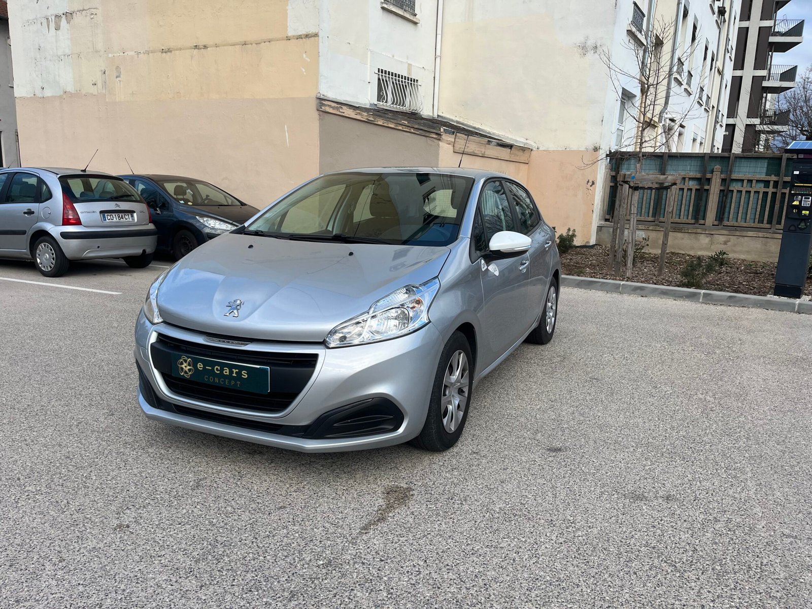 Peugeot 208 68ch Like Edition