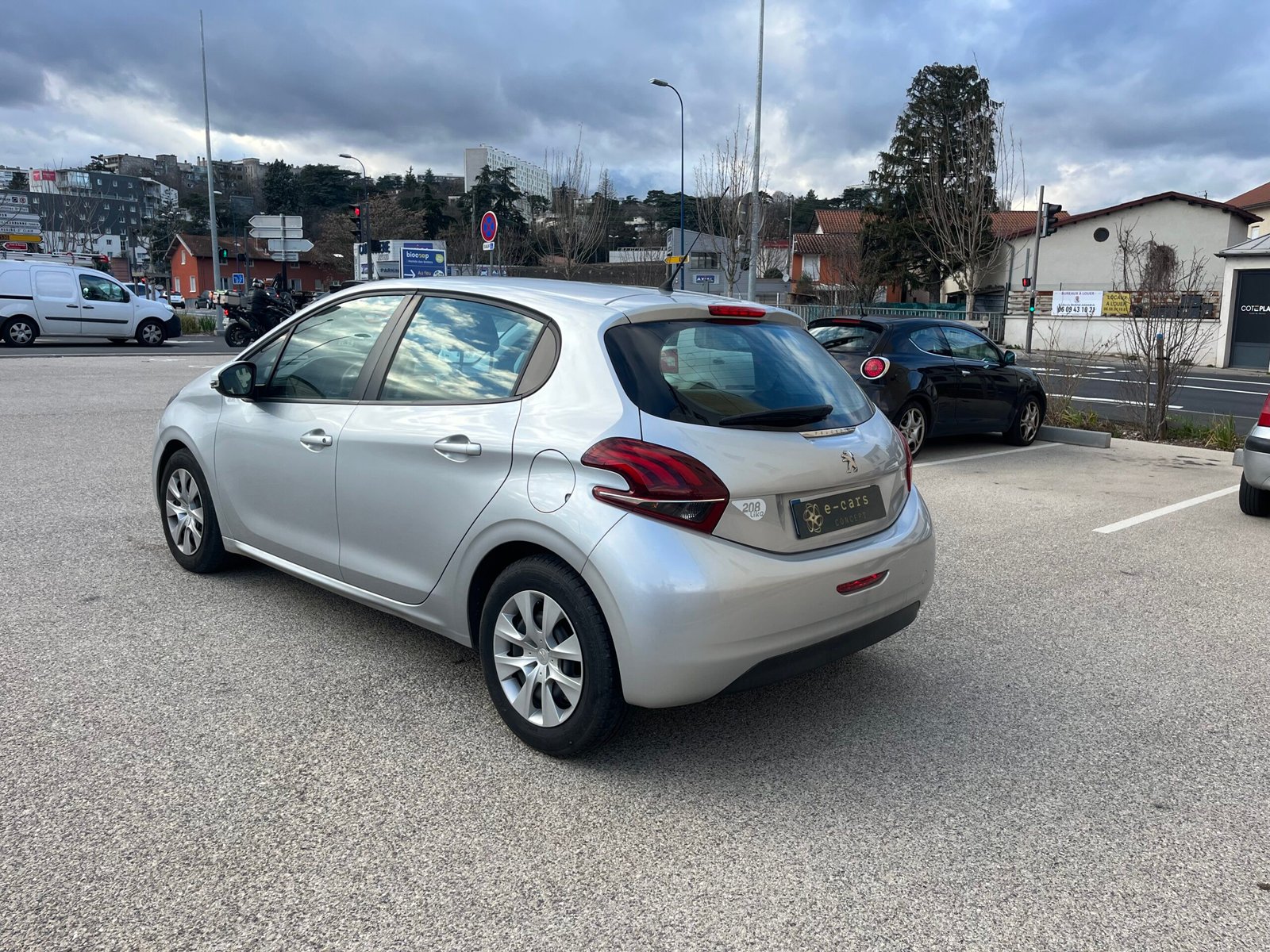 Peugeot 208 68ch Like Edition