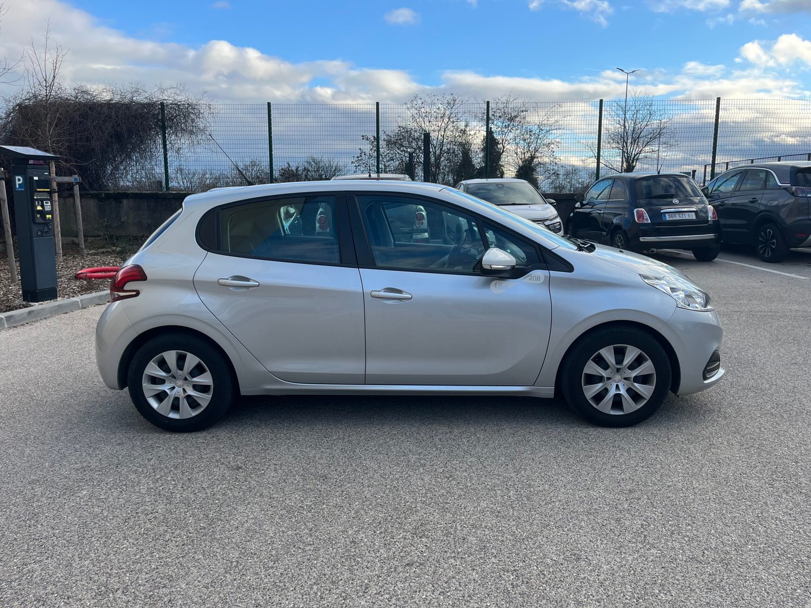 Peugeot 208 68ch Like Edition