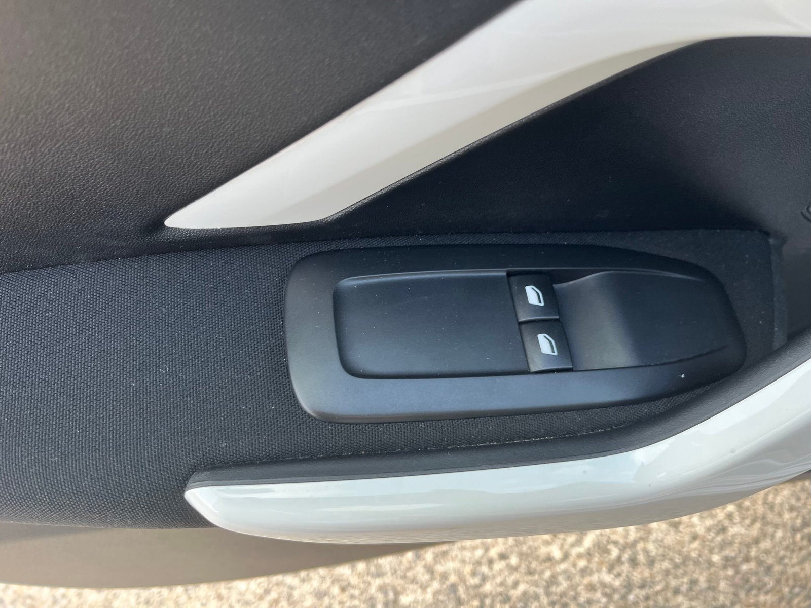 Peugeot 208 68ch Like Edition