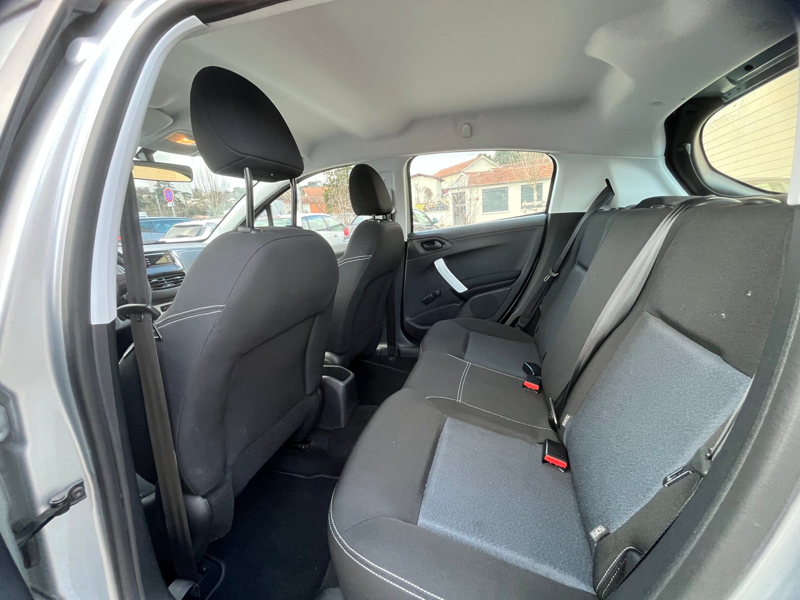 Peugeot 208 68ch Like Edition