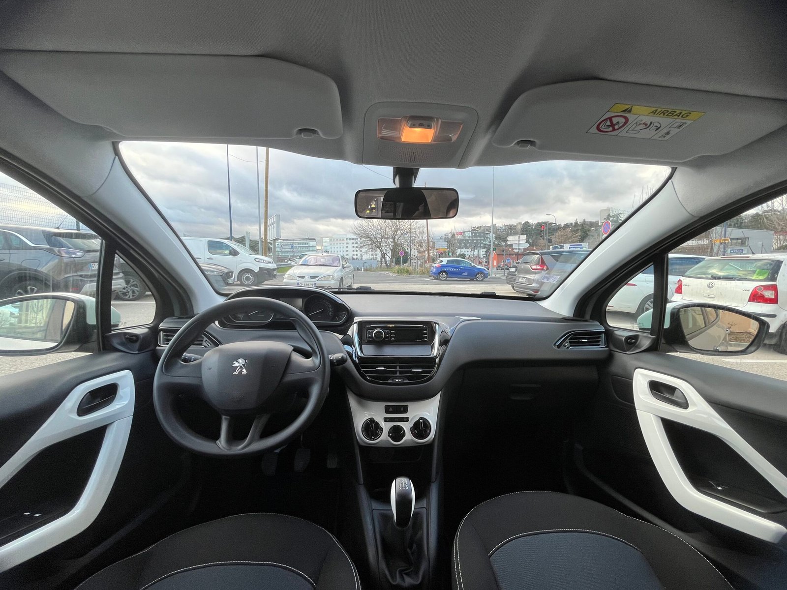 Peugeot 208 68ch Like Edition