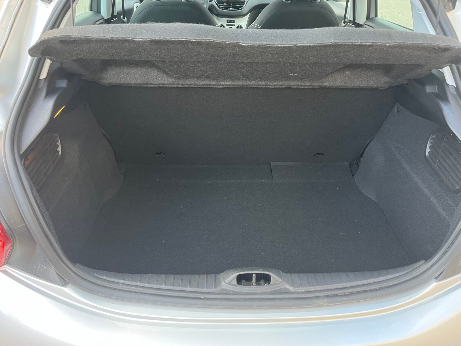 Peugeot 208 68ch Like Edition