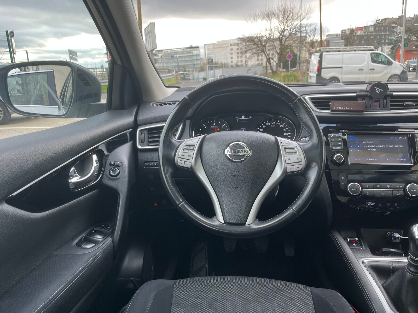Nissan Qashqai 1.5 DCI 110ch N-Connecta