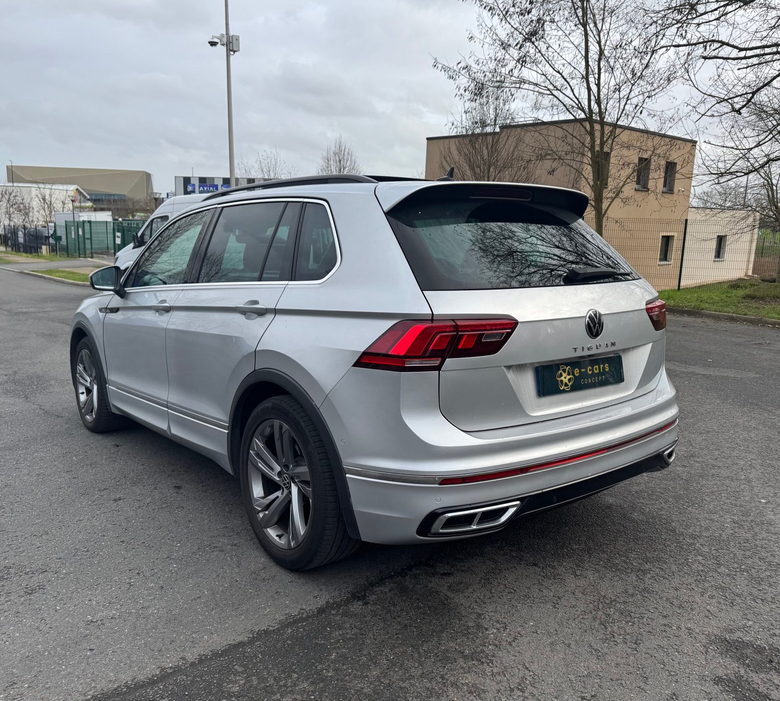 VOLKSWAGEN Tiguan (II) Phase 2 2.0 TDi DSG7 150 ch finition ” R Line “