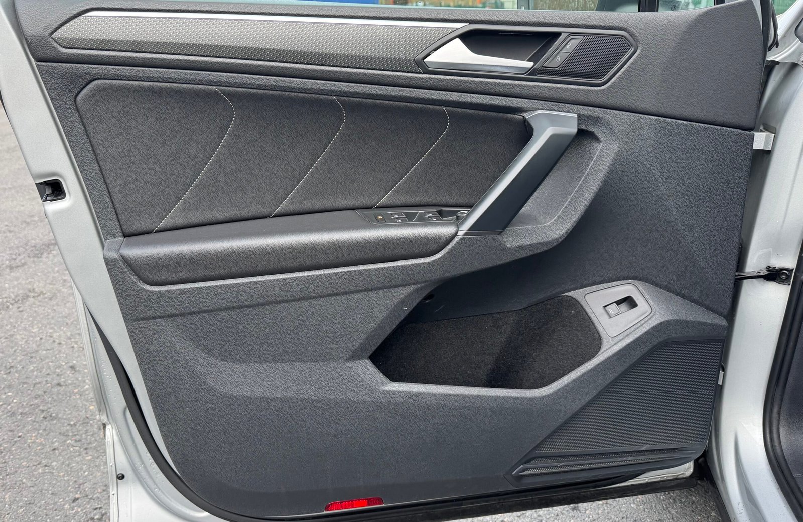 VOLKSWAGEN Tiguan (II) Phase 2 2.0 TDi DSG7 150 ch finition ” R Line “