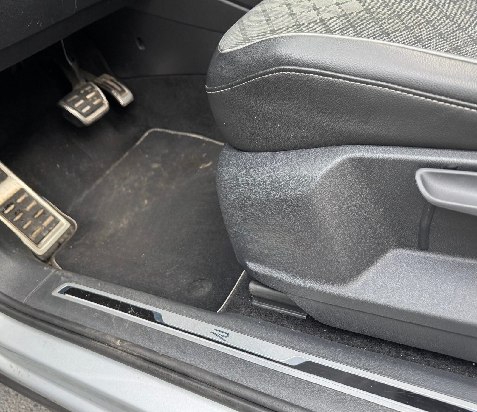 VOLKSWAGEN Tiguan (II) Phase 2 2.0 TDi DSG7 150 ch finition ” R Line “