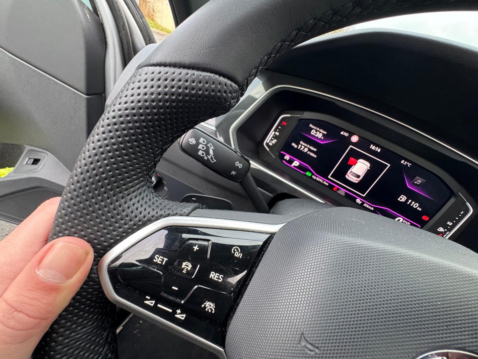 VOLKSWAGEN Tiguan (II) Phase 2 2.0 TDi DSG7 150 ch finition ” R Line “