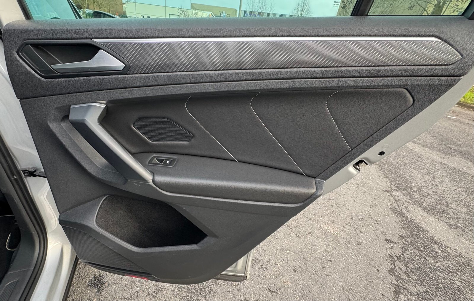 VOLKSWAGEN Tiguan (II) Phase 2 2.0 TDi DSG7 150 ch finition ” R Line “