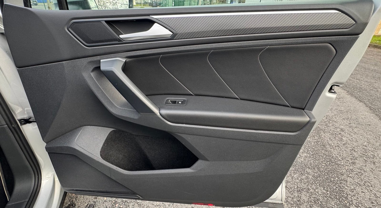 VOLKSWAGEN Tiguan (II) Phase 2 2.0 TDi DSG7 150 ch finition ” R Line “