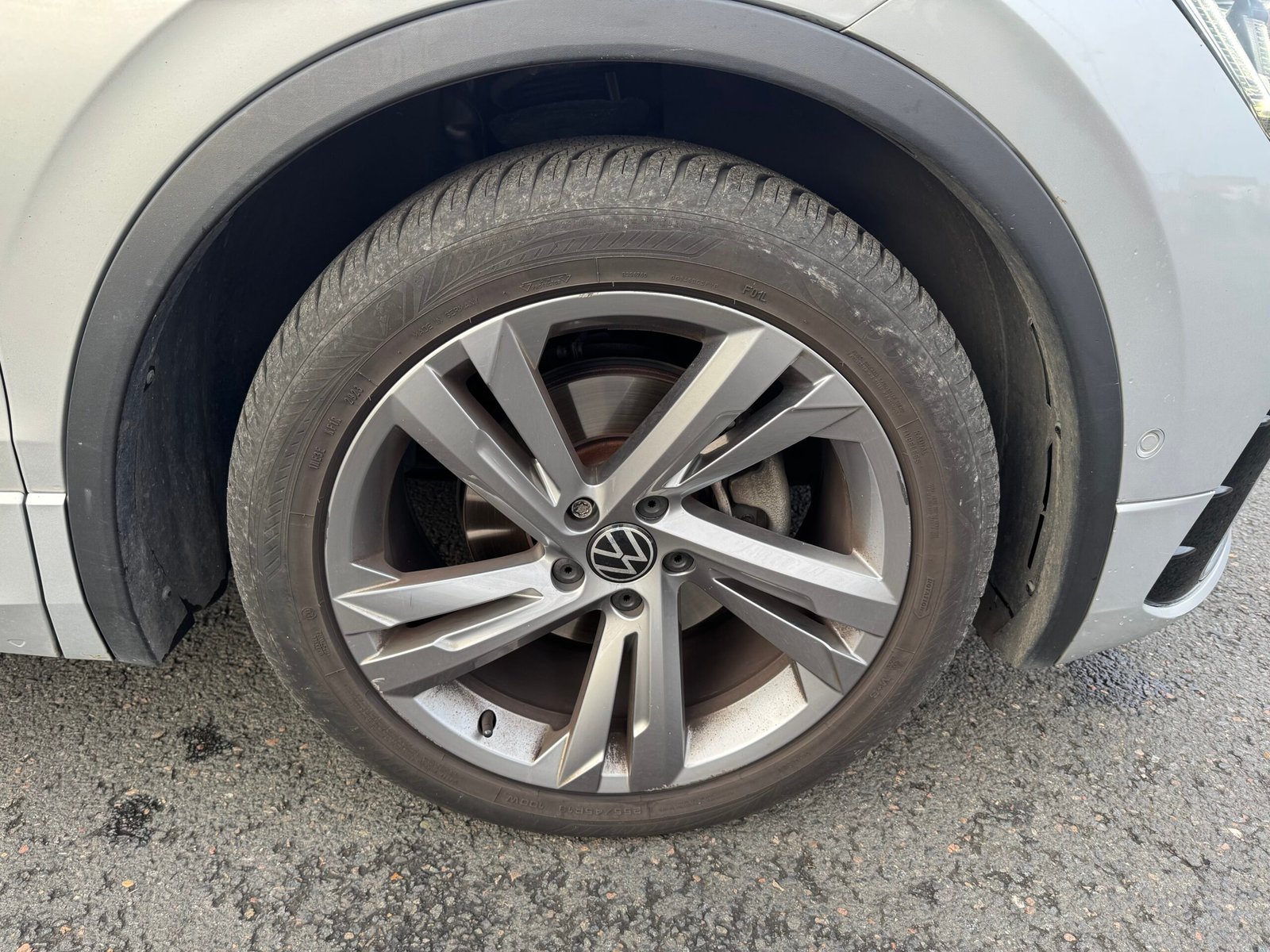 VOLKSWAGEN Tiguan (II) Phase 2 2.0 TDi DSG7 150 ch finition ” R Line “