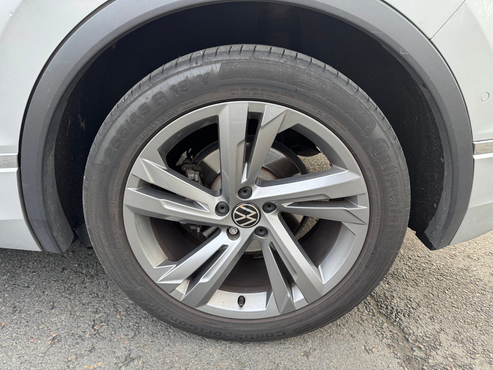 VOLKSWAGEN Tiguan (II) Phase 2 2.0 TDi DSG7 150 ch finition ” R Line “