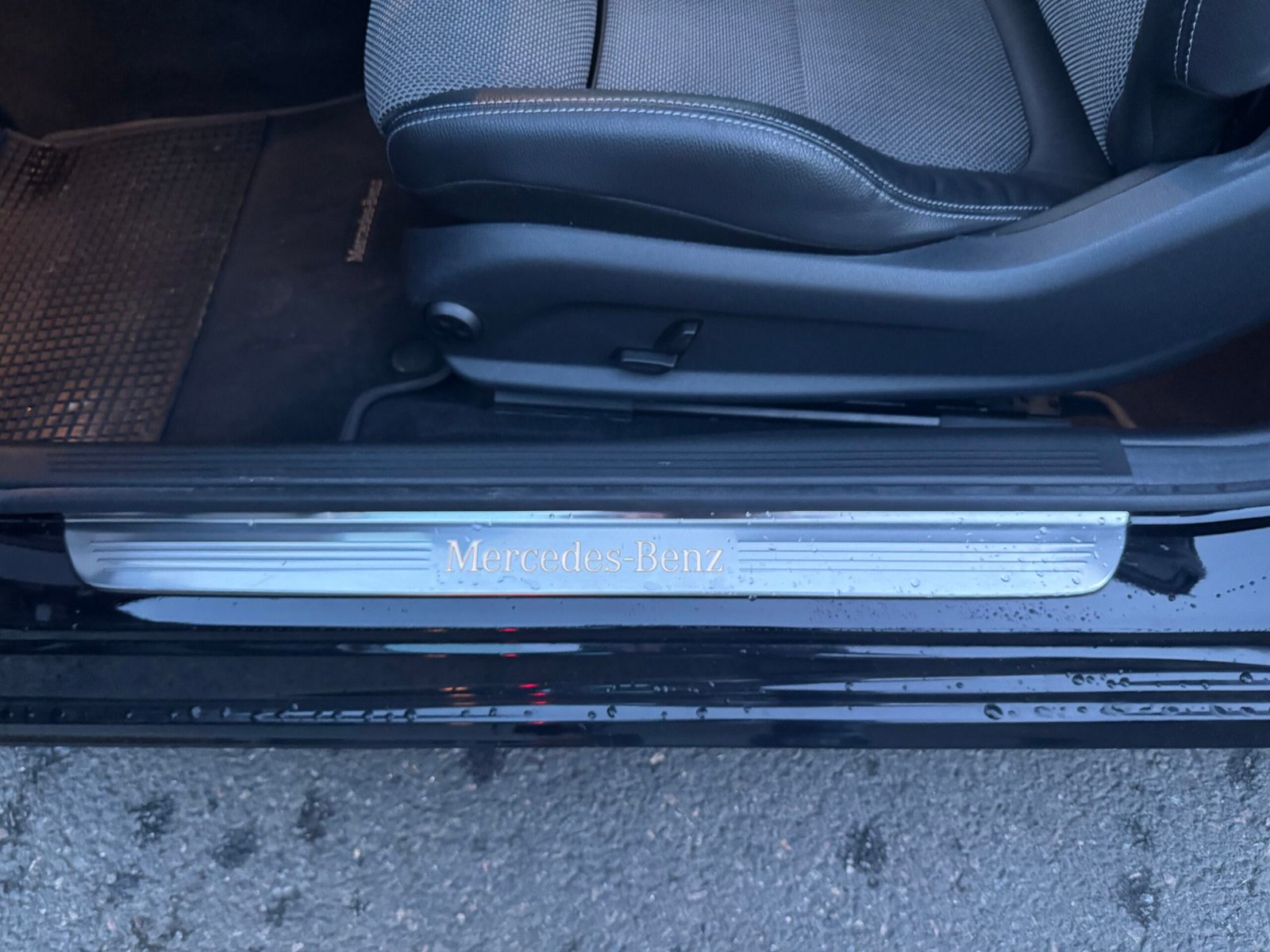 MERCEDES Classe C 300 coupé (205) 258ch