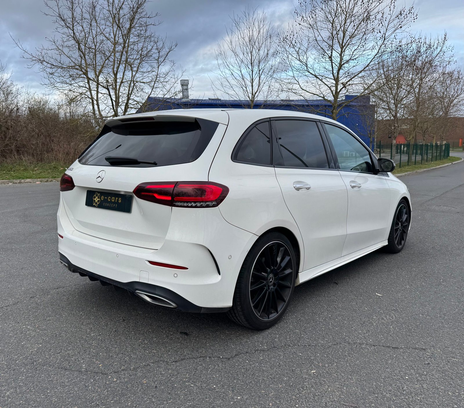 MERCEDES Classe B (W247) 180 7G-DCT 136 ch« AMG LINE »