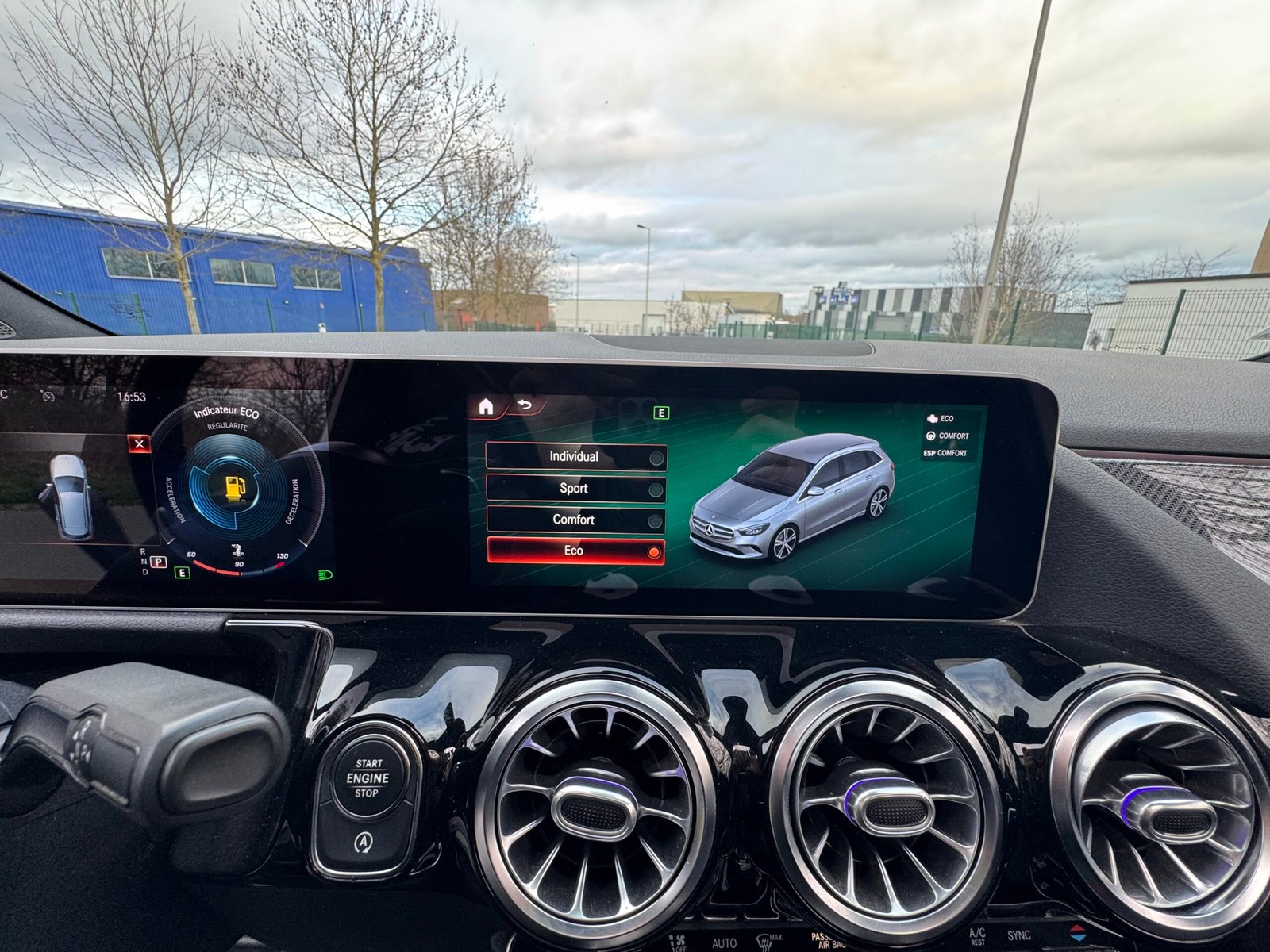 MERCEDES Classe B (W247) 180 7G-DCT 136 ch« AMG LINE »