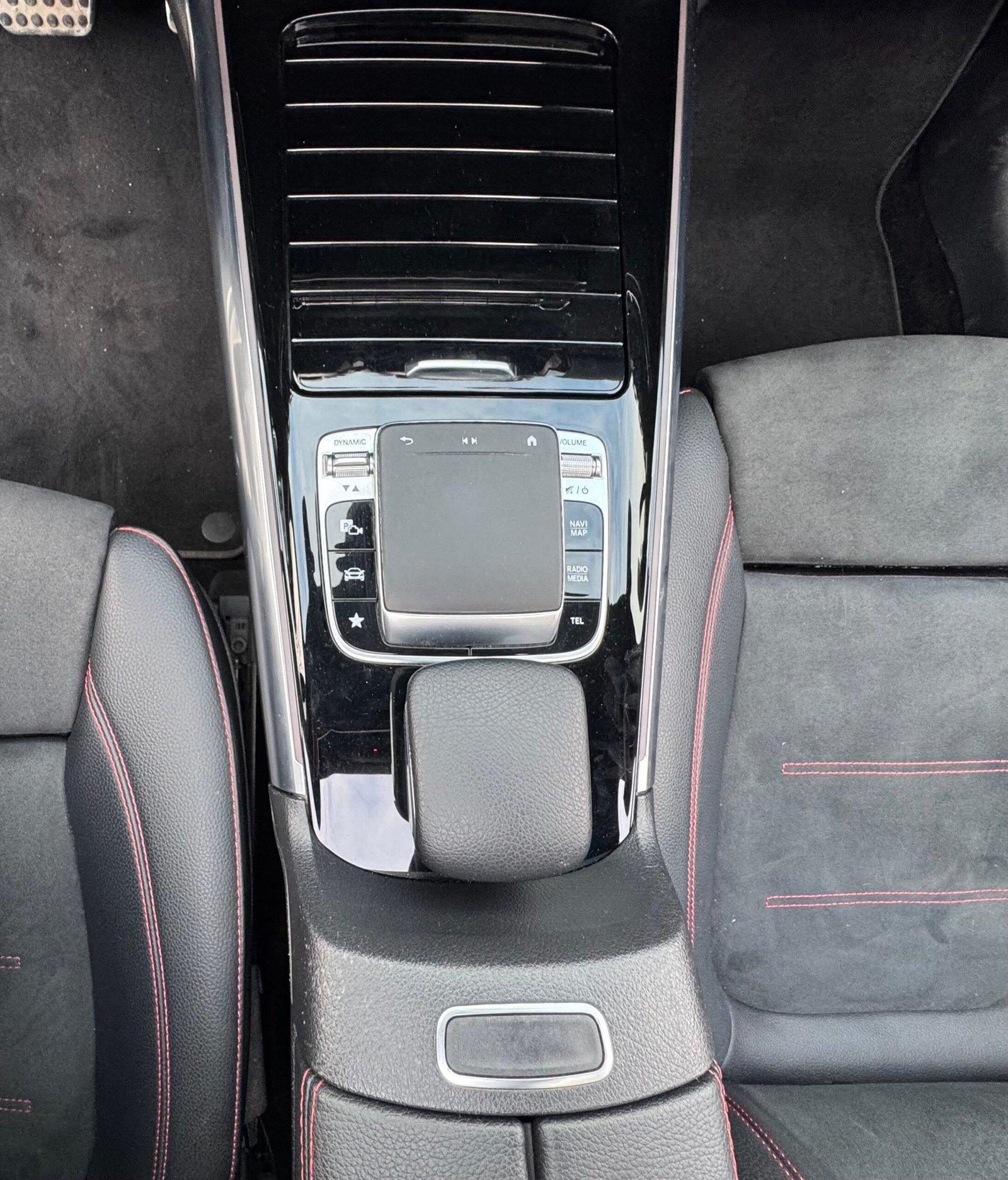 MERCEDES Classe B (W247) 180 7G-DCT 136 ch« AMG LINE »