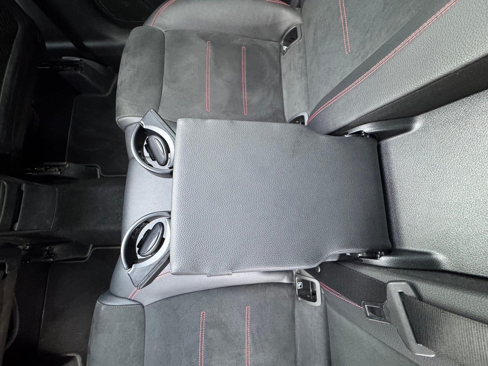 MERCEDES Classe B (W247) 180 7G-DCT 136 ch« AMG LINE »