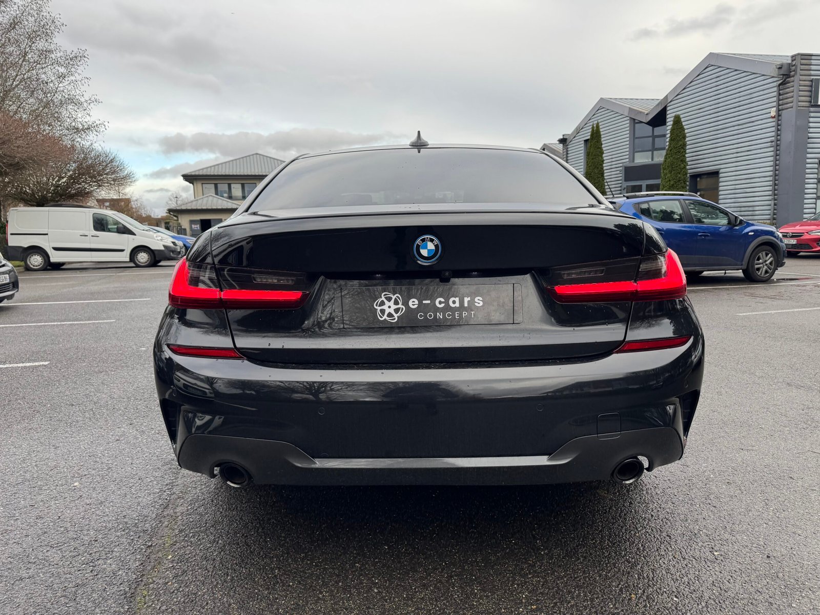 BMW Série 3 Berline 330e PACK-M xDrive 2.0 TPT 16V 292CV Plug in Hybrid Boîte auto