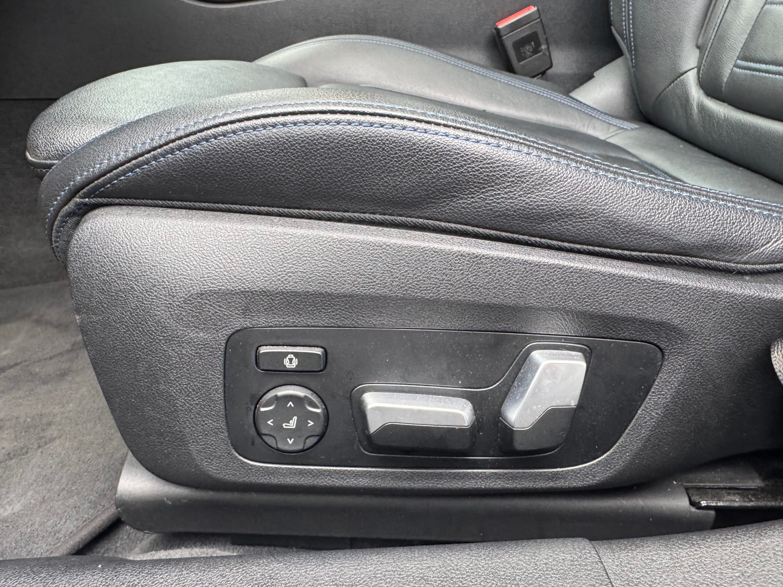 BMW Série 3 Berline 330e PACK-M xDrive 2.0 TPT 16V 292CV Plug in Hybrid Boîte auto