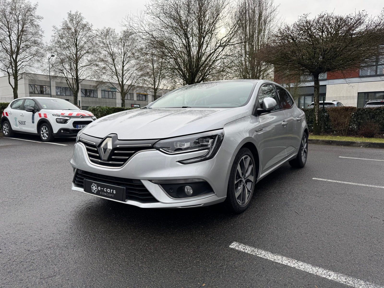 RENAULT Mégane IV Hatchback 1.2 TCe INTENS 16V EDC7 130 cv Boîte auto