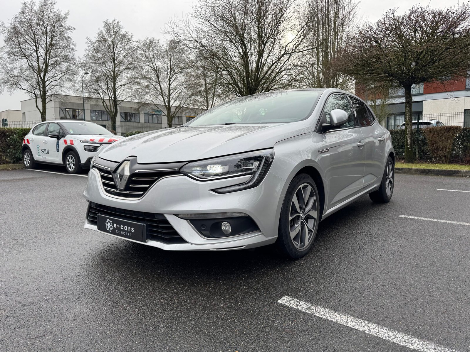 RENAULT Mégane IV Hatchback 1.2 TCe INTENS 16V EDC7 130 cv Boîte auto