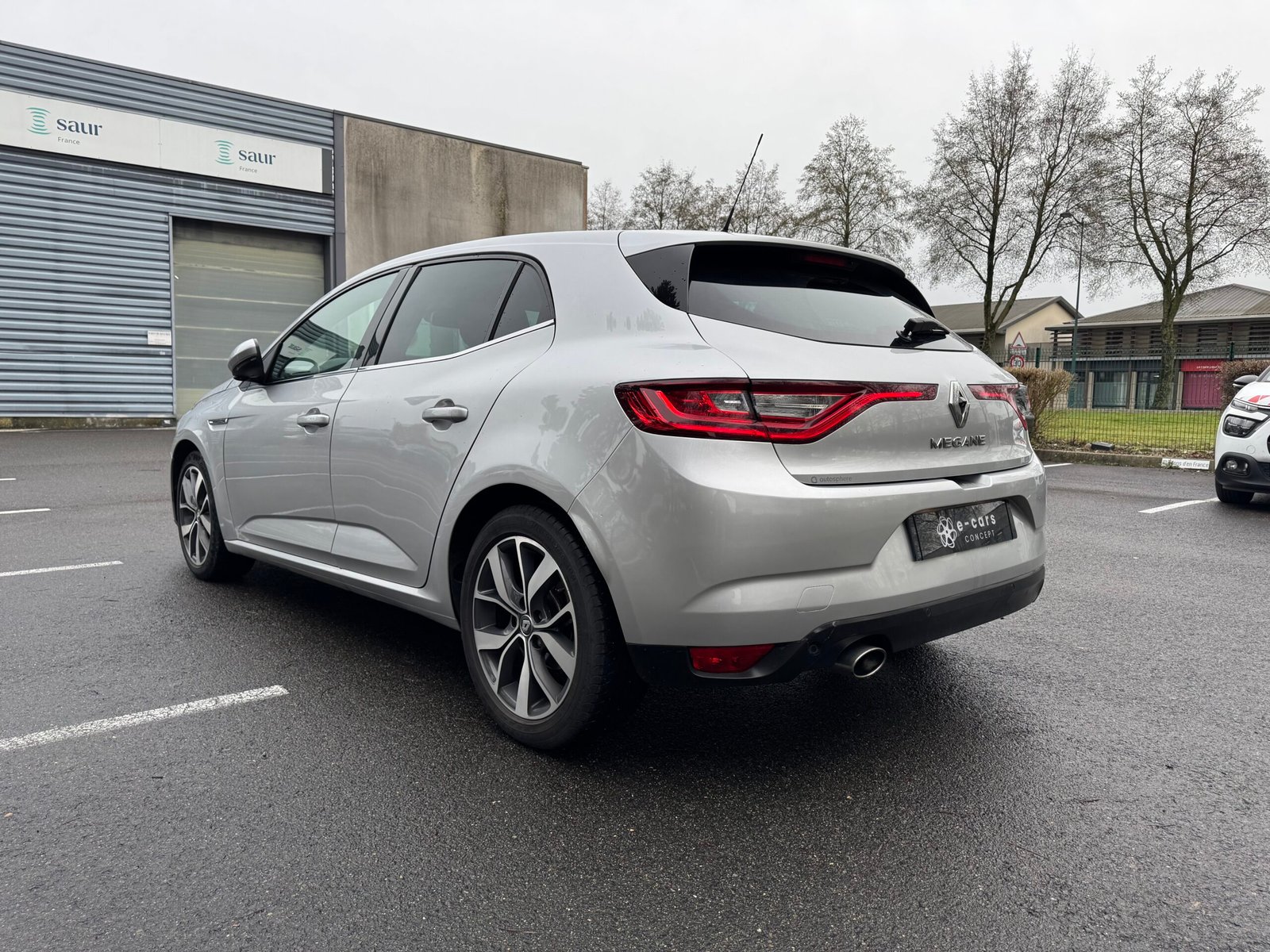 RENAULT Mégane IV Hatchback 1.2 TCe INTENS 16V EDC7 130 cv Boîte auto