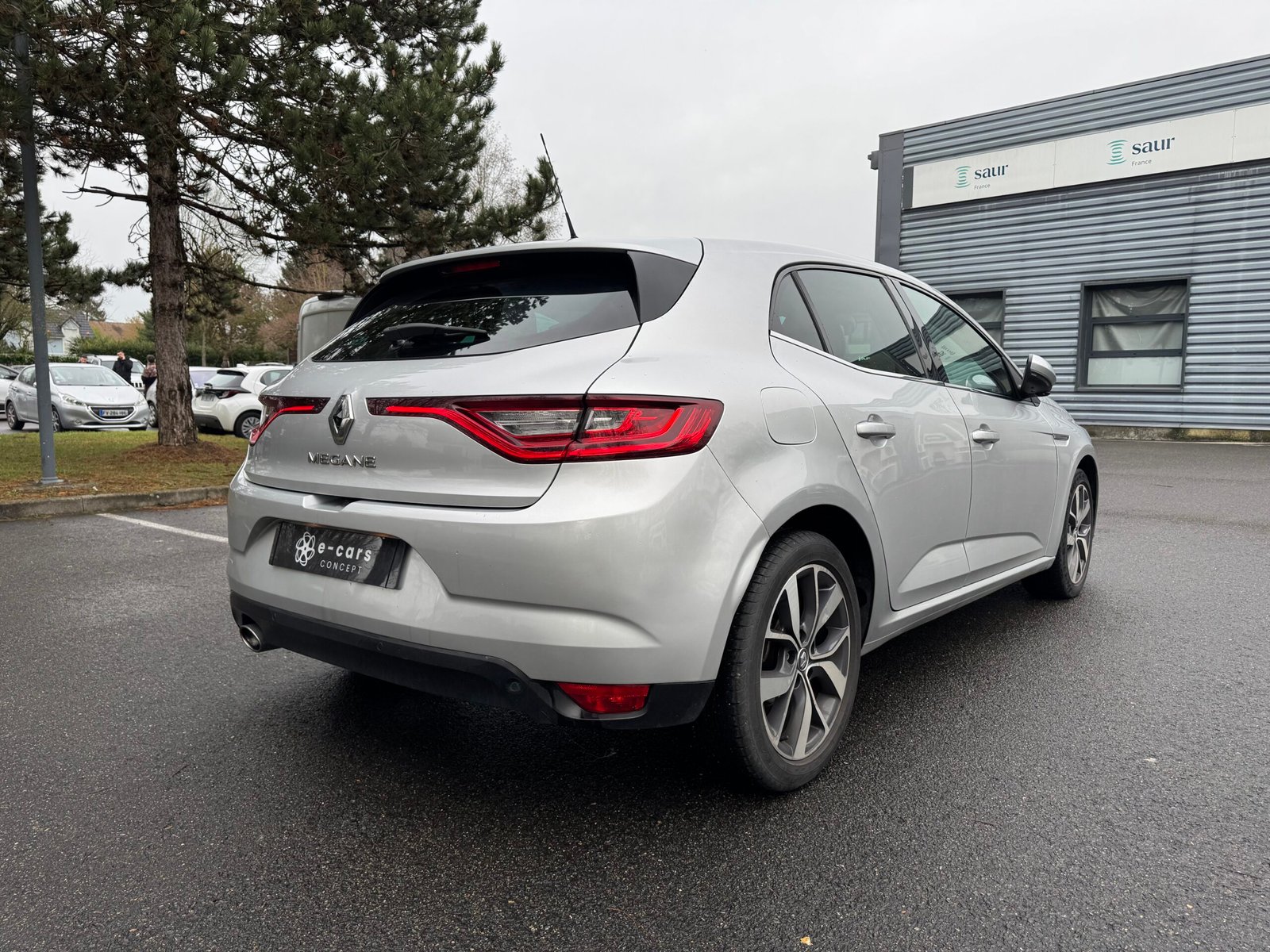 RENAULT Mégane IV Hatchback 1.2 TCe INTENS 16V EDC7 130 cv Boîte auto