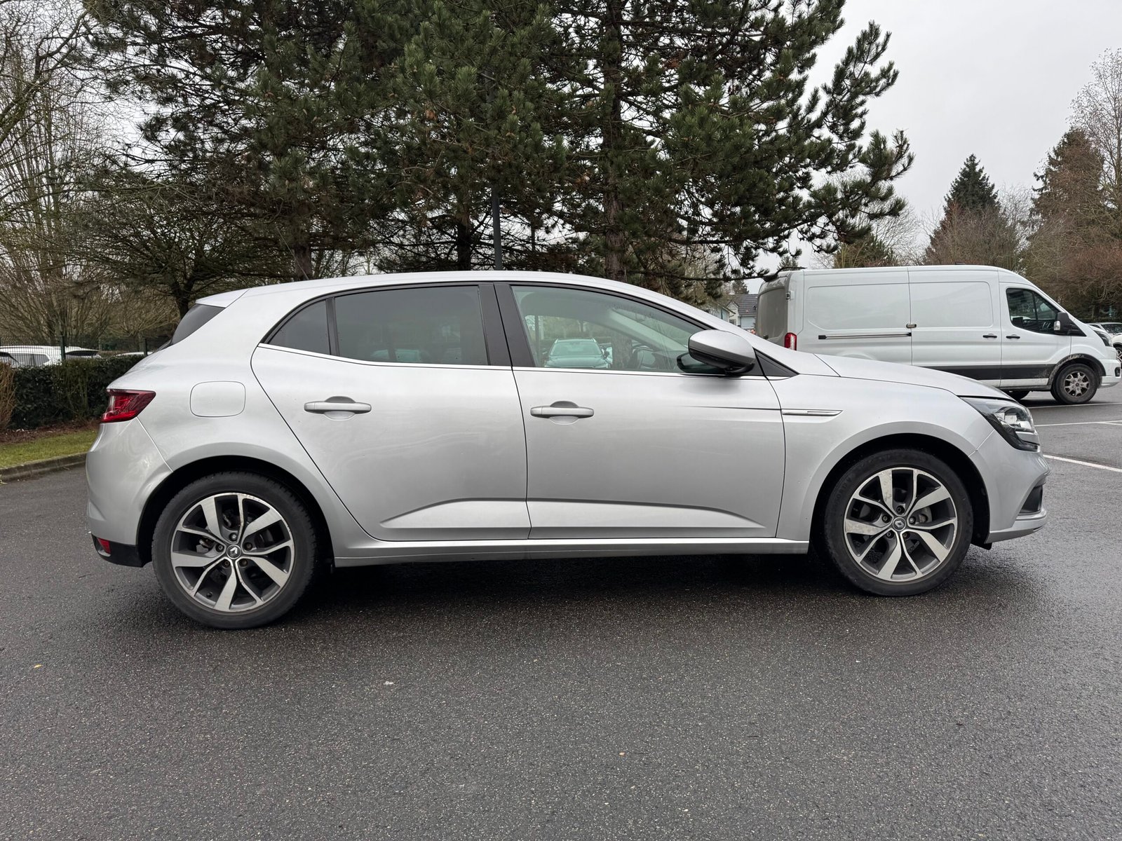 RENAULT Mégane IV Hatchback 1.2 TCe INTENS 16V EDC7 130 cv Boîte auto