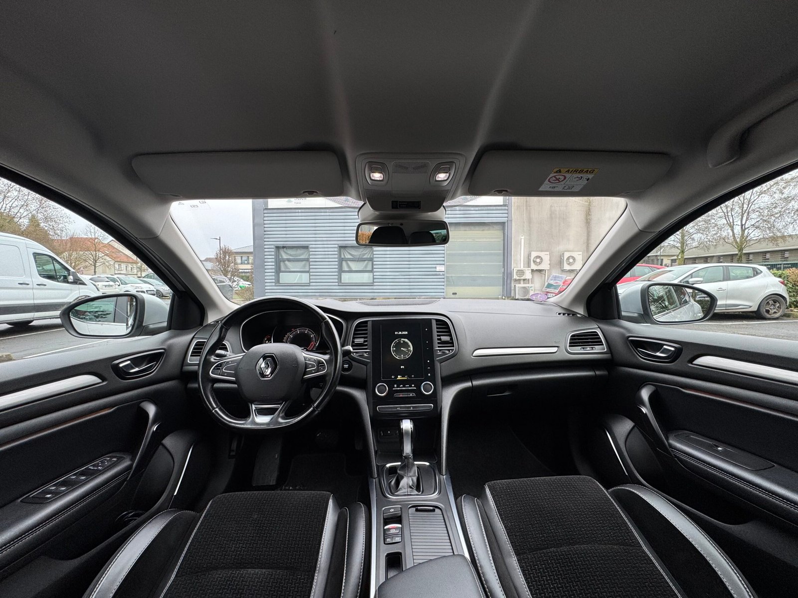 RENAULT Mégane IV Hatchback 1.2 TCe INTENS 16V EDC7 130 cv Boîte auto