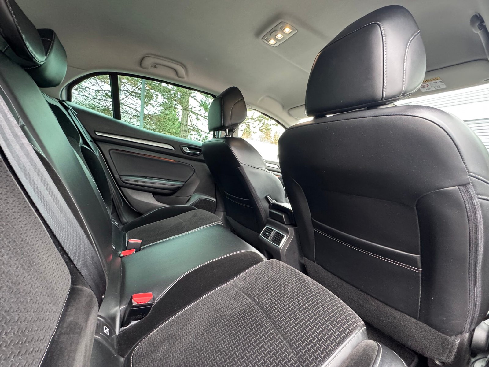 RENAULT Mégane IV Hatchback 1.2 TCe INTENS 16V EDC7 130 cv Boîte auto