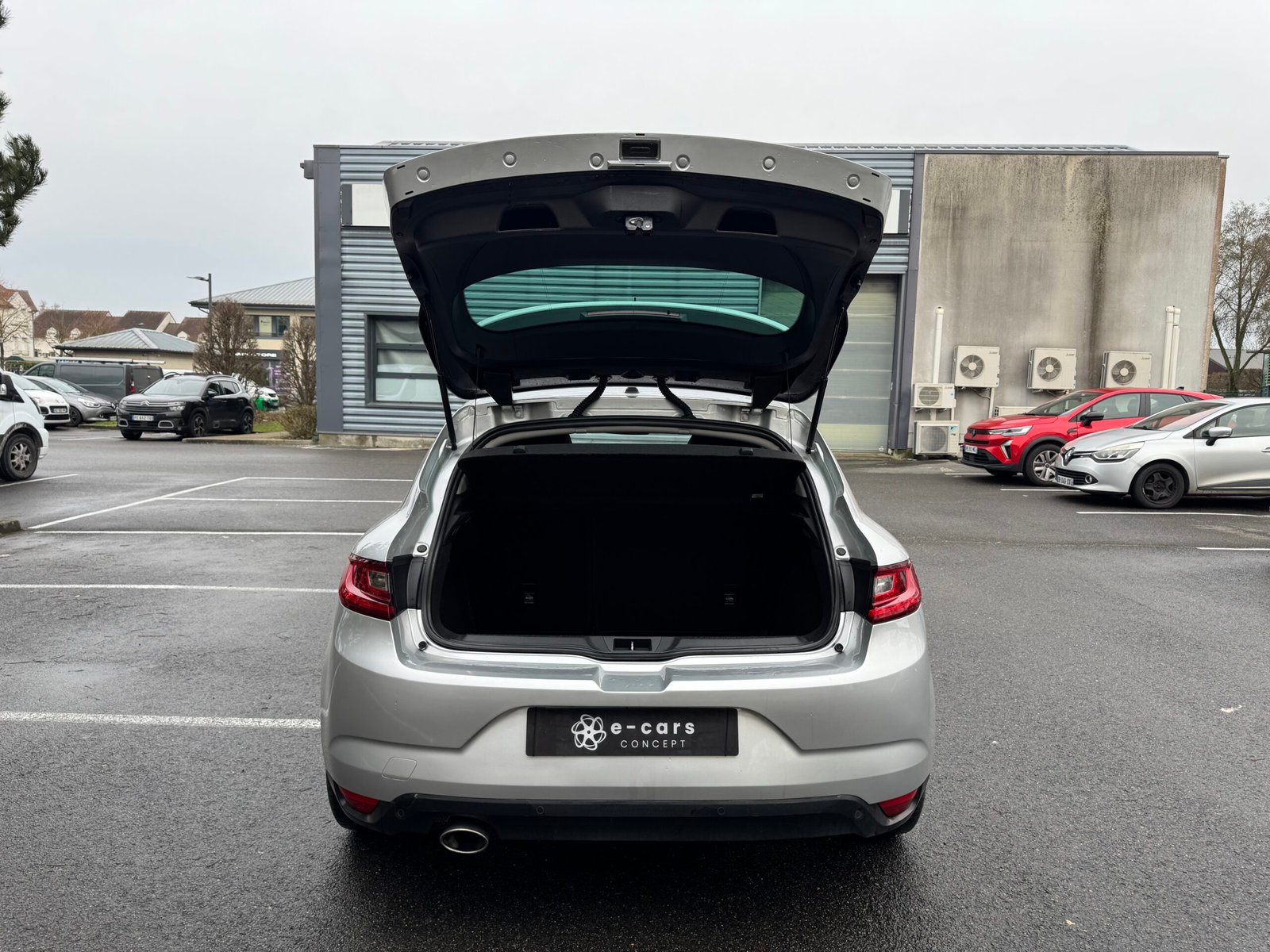 RENAULT Mégane IV Hatchback 1.2 TCe INTENS 16V EDC7 130 cv Boîte auto