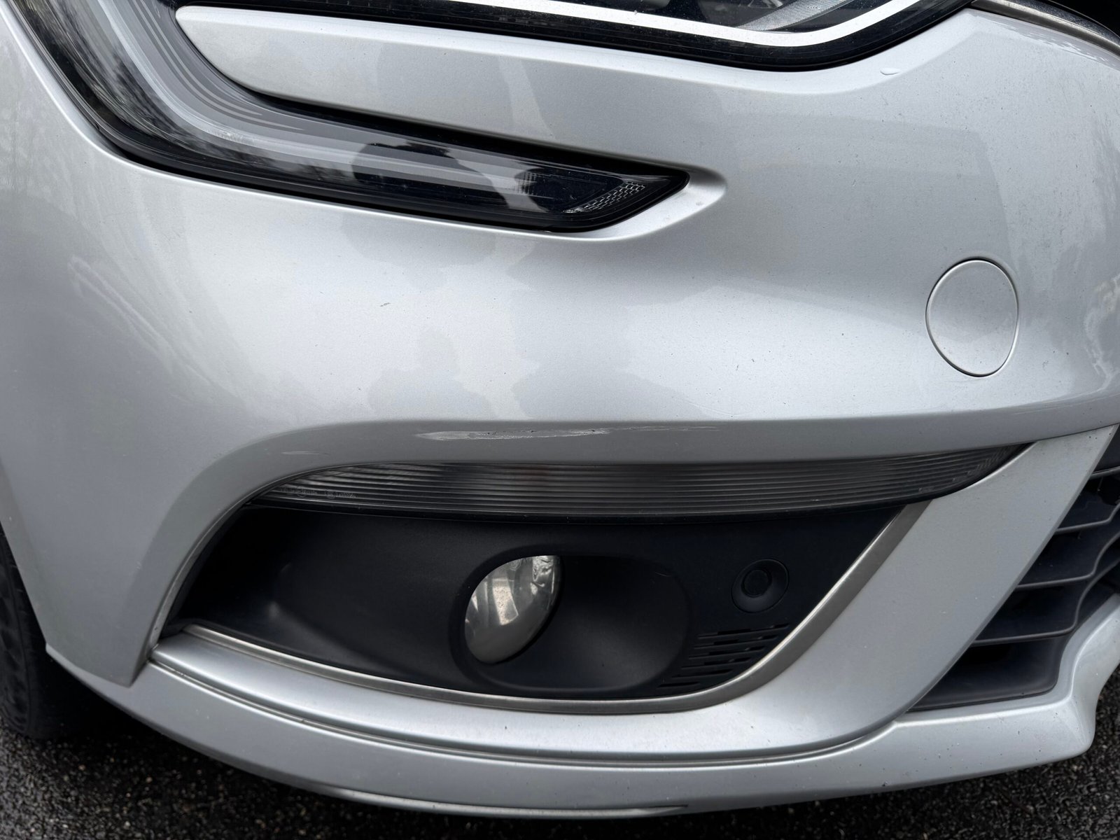 RENAULT Mégane IV Hatchback 1.2 TCe INTENS 16V EDC7 130 cv Boîte auto