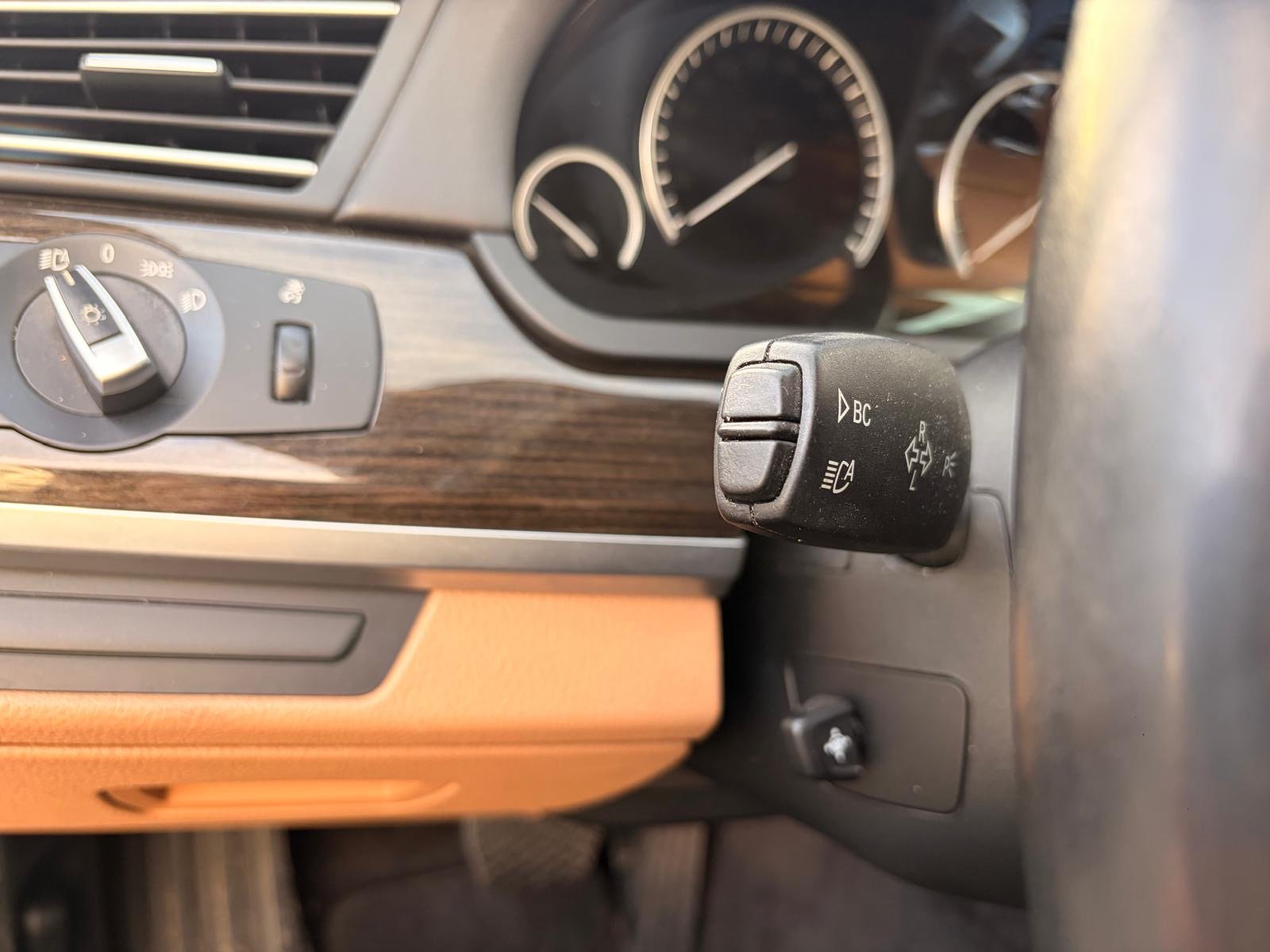 BMW Série 7 (F01) Berline 750i 4.4 i V8 32V Steptronic-6 407 cv Boîte auto