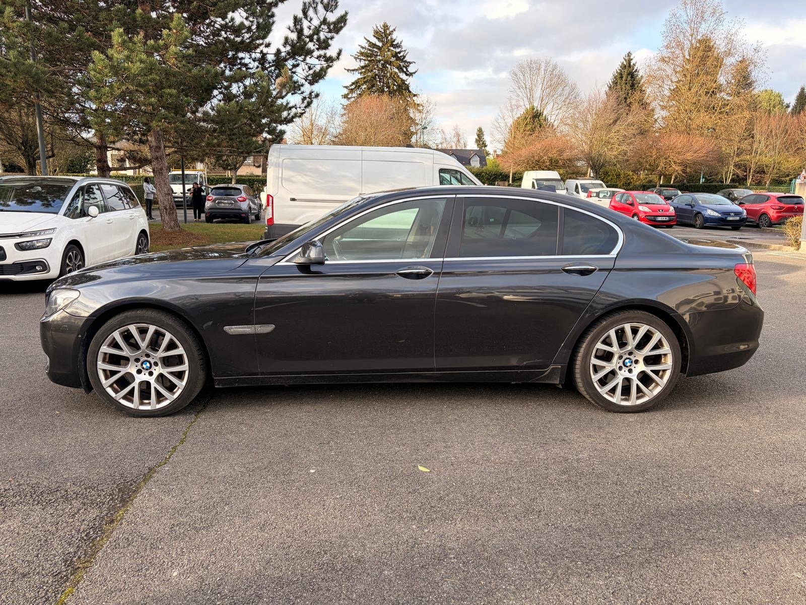 BMW Série 7 (F01) Berline 750i 4.4 i V8 32V Steptronic-6 407 cv Boîte auto