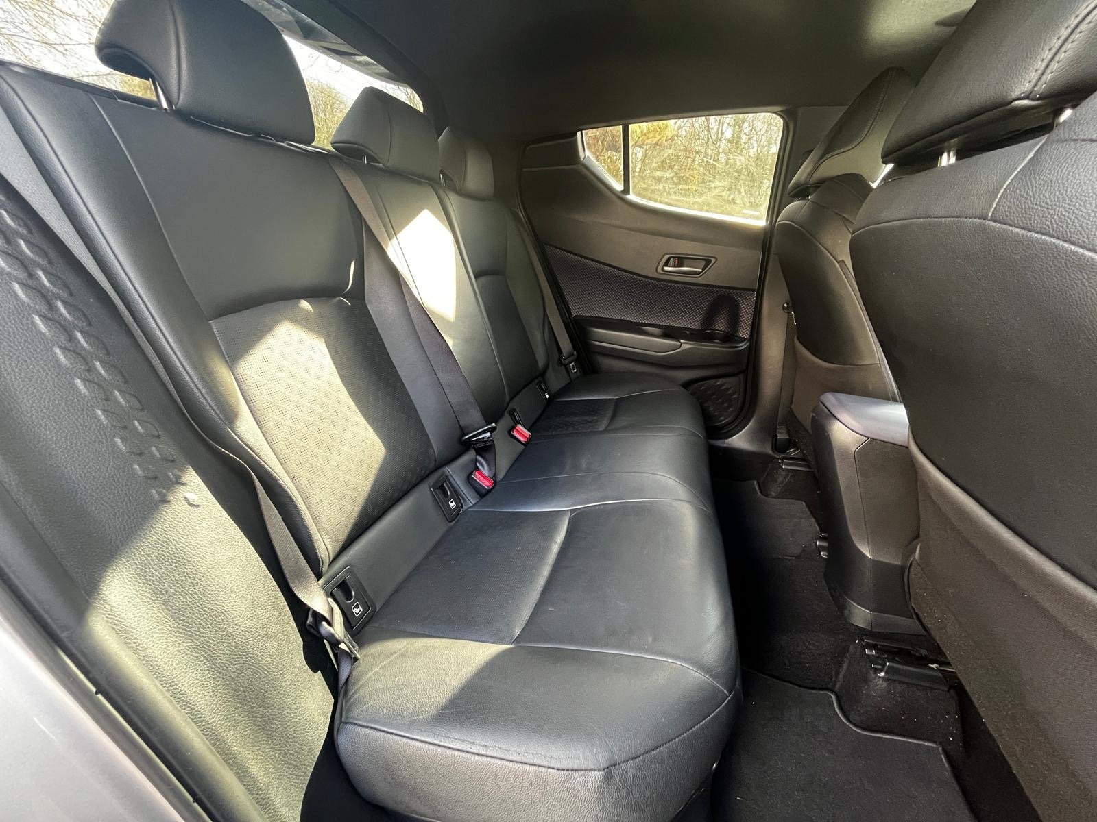 TOYOTA C-HR 1.8 VVT-i Hybrid 122ch “Graphic Pack Premium”